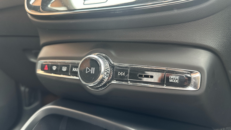 Volvo Xc40 2.0 D4 [190] R DESIGN 5dr AWD Geartronic Diesel Estate